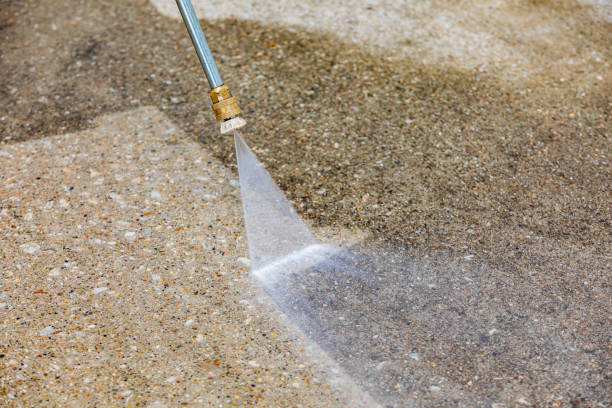 Best Driveway Cleaning and Restoration in Flatonia, TX